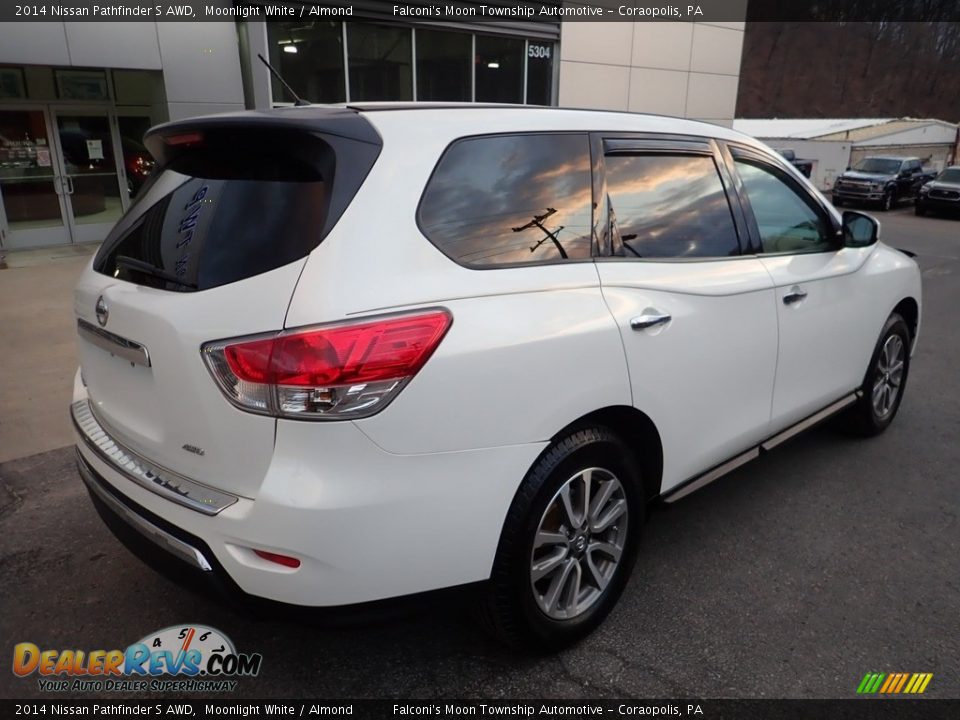 2014 Nissan Pathfinder S AWD Moonlight White / Almond Photo #2