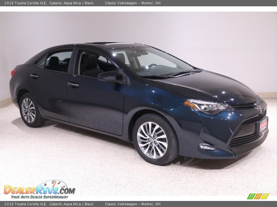 2019 Toyota Corolla XLE Galactic Aqua Mica / Black Photo #1