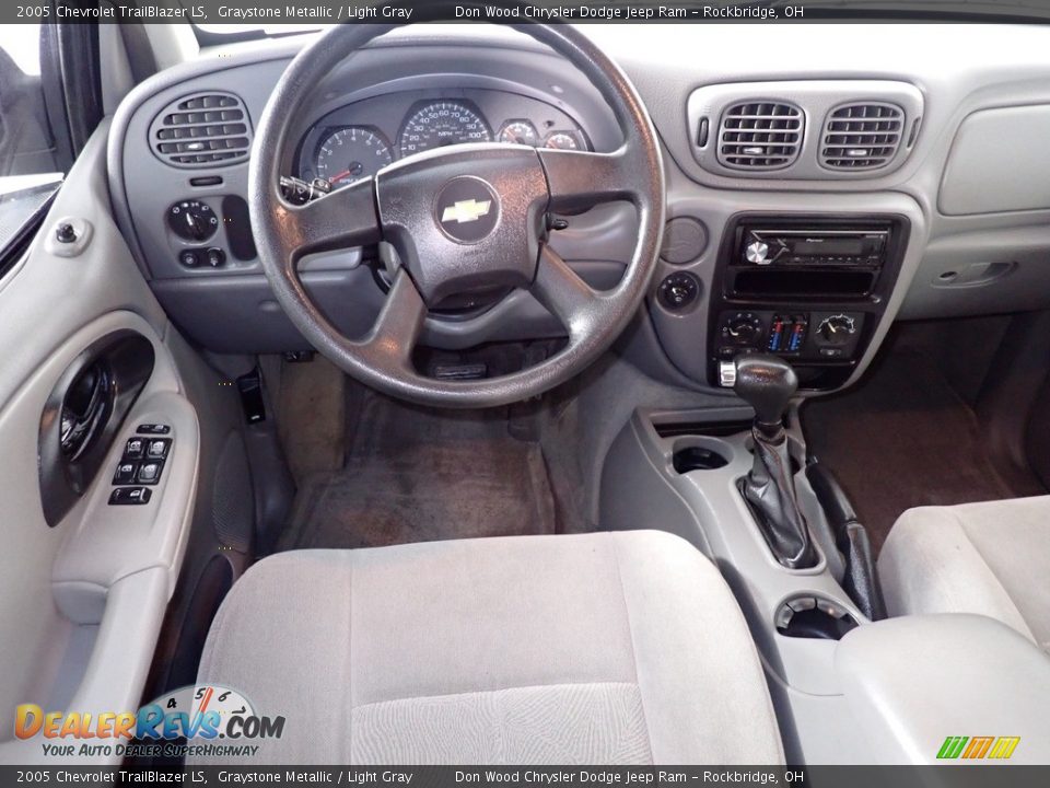 2005 Chevrolet TrailBlazer LS Graystone Metallic / Light Gray Photo #26