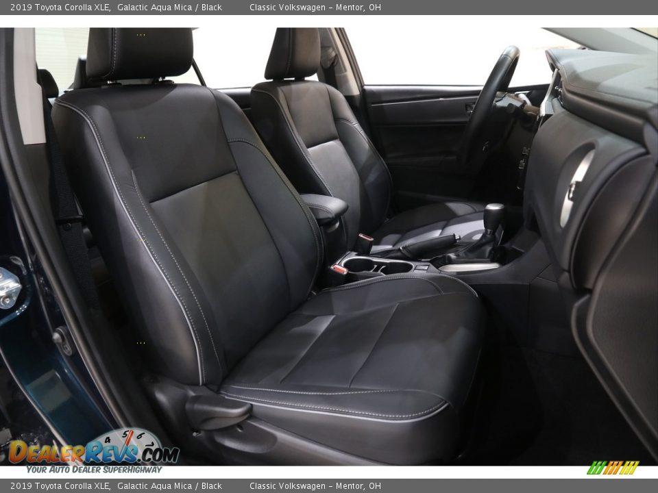 2019 Toyota Corolla XLE Galactic Aqua Mica / Black Photo #15