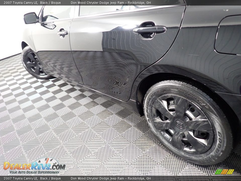2007 Toyota Camry LE Black / Bisque Photo #10