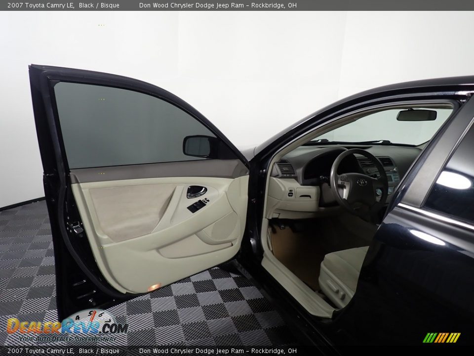 2007 Toyota Camry LE Black / Bisque Photo #17