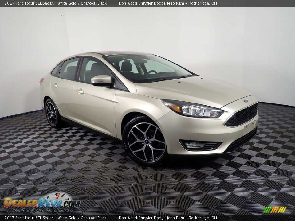 2017 Ford Focus SEL Sedan White Gold / Charcoal Black Photo #5