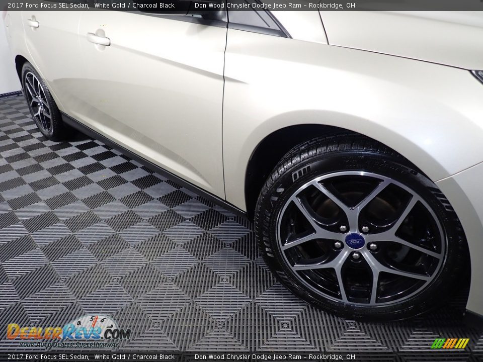 2017 Ford Focus SEL Sedan White Gold / Charcoal Black Photo #6
