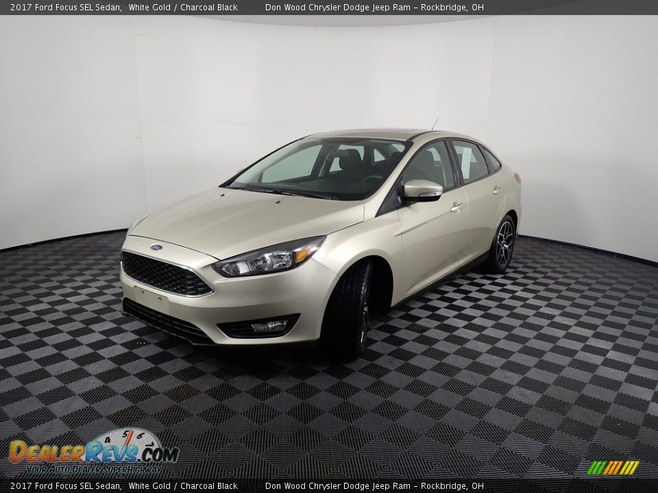 2017 Ford Focus SEL Sedan White Gold / Charcoal Black Photo #10