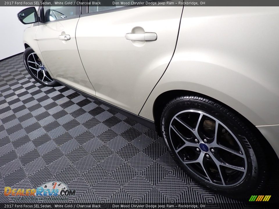 2017 Ford Focus SEL Sedan White Gold / Charcoal Black Photo #12