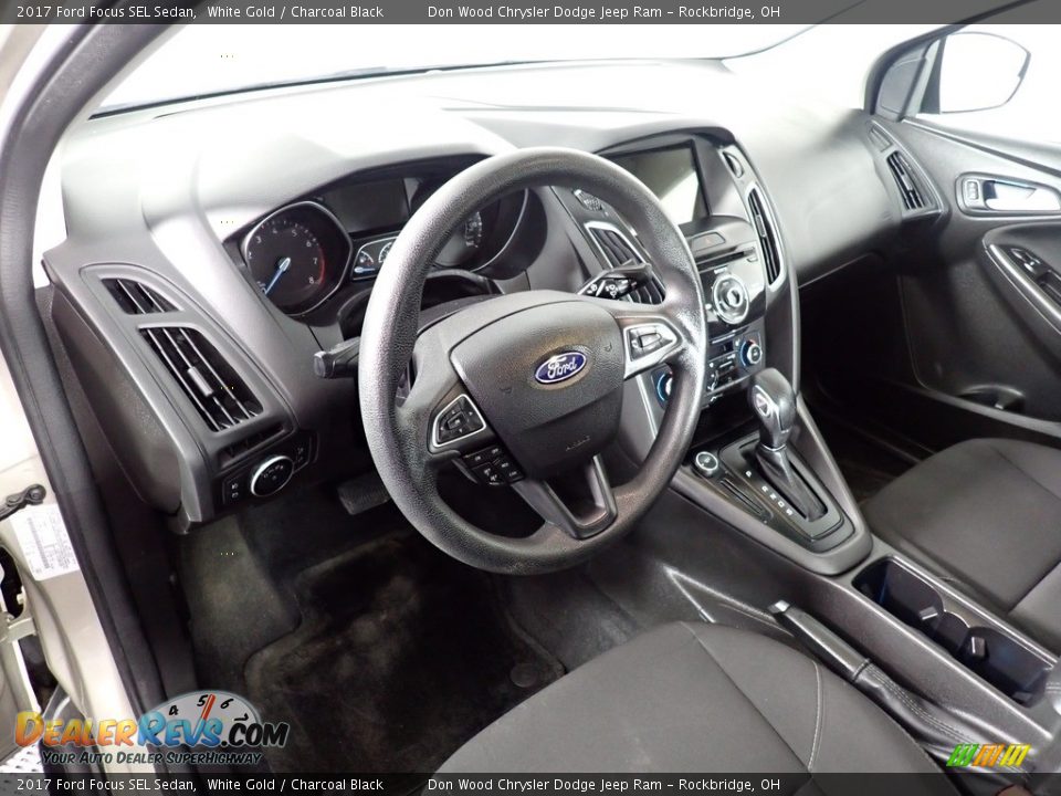 2017 Ford Focus SEL Sedan White Gold / Charcoal Black Photo #25