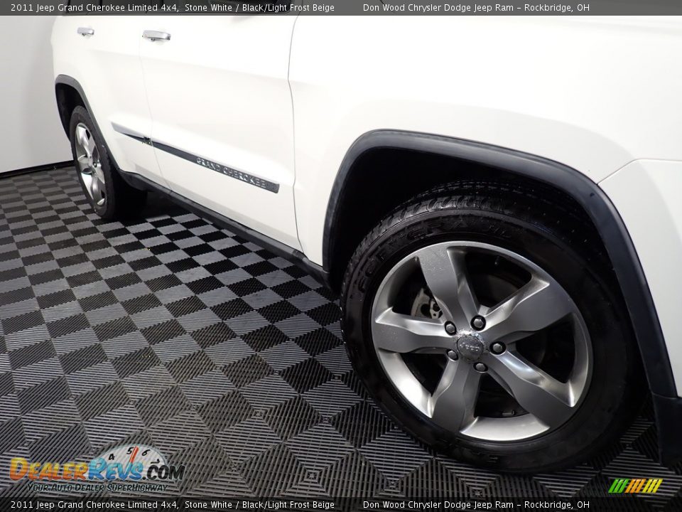 2011 Jeep Grand Cherokee Limited 4x4 Stone White / Black/Light Frost Beige Photo #6