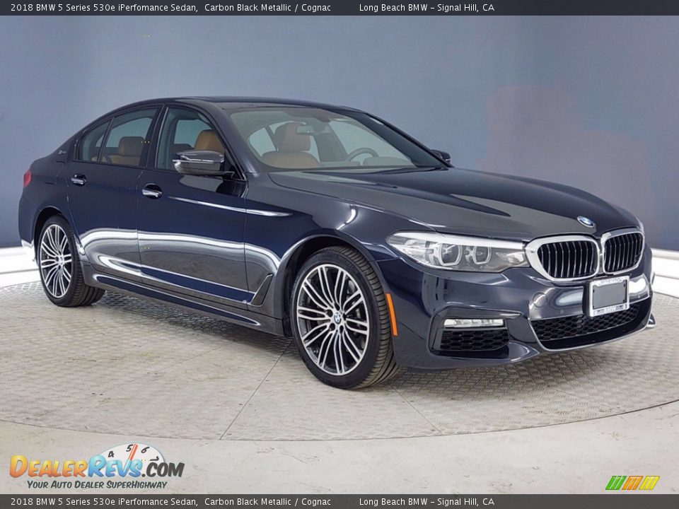 Front 3/4 View of 2018 BMW 5 Series 530e iPerfomance Sedan Photo #1