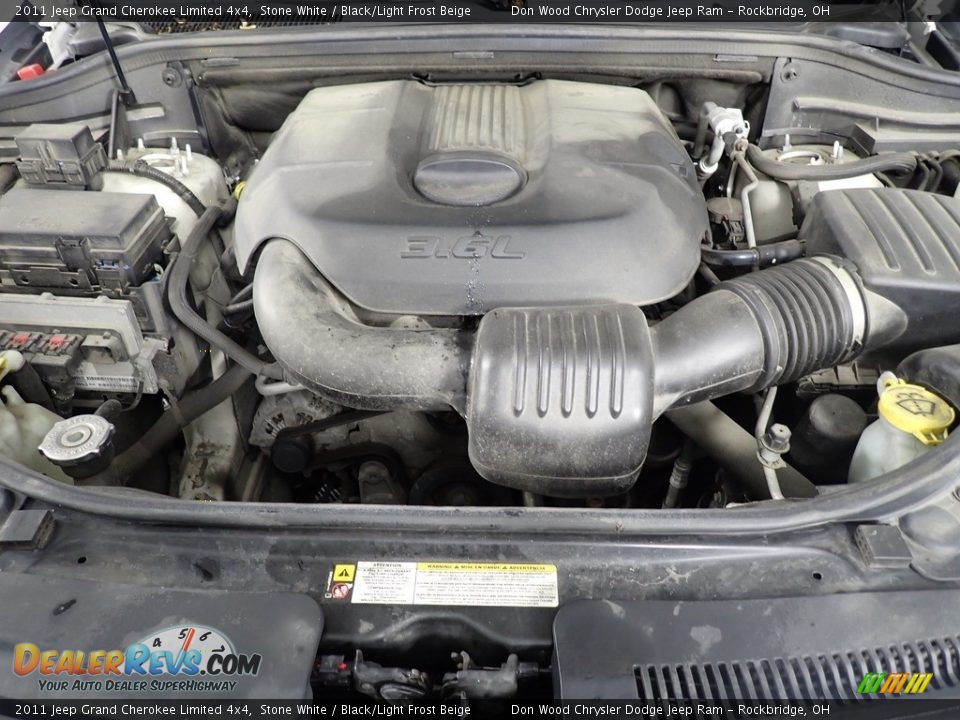 2011 Jeep Grand Cherokee Limited 4x4 Stone White / Black/Light Frost Beige Photo #9
