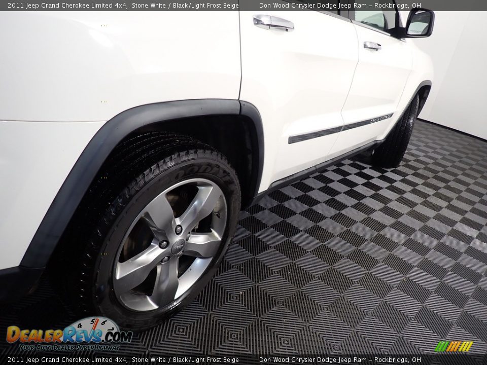 2011 Jeep Grand Cherokee Limited 4x4 Stone White / Black/Light Frost Beige Photo #20