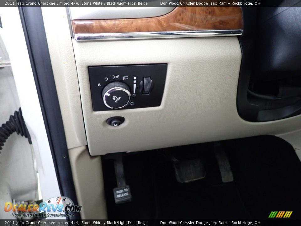 2011 Jeep Grand Cherokee Limited 4x4 Stone White / Black/Light Frost Beige Photo #24
