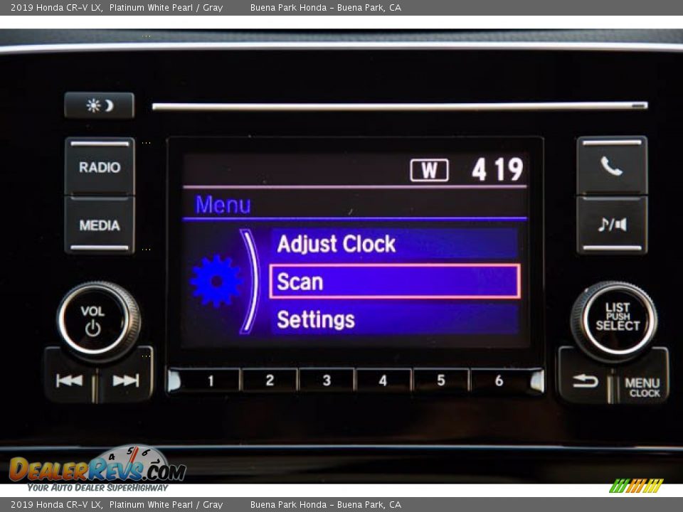 2019 Honda CR-V LX Platinum White Pearl / Gray Photo #25