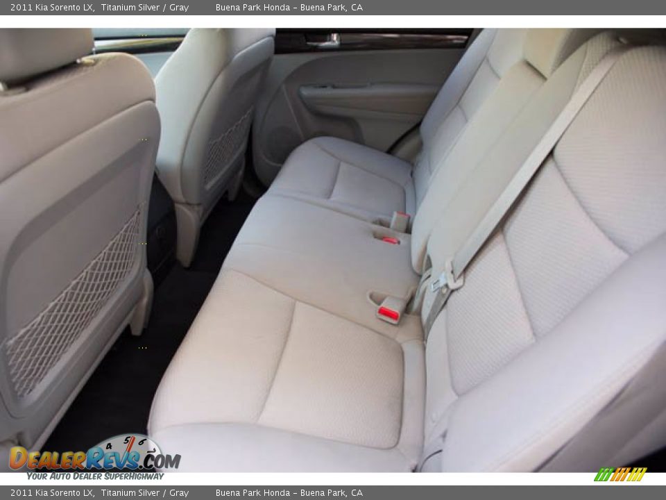 2011 Kia Sorento LX Titanium Silver / Gray Photo #4