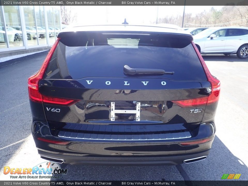 2021 Volvo V60 Cross Country T5 AWD Onyx Black Metallic / Charcoal Photo #3