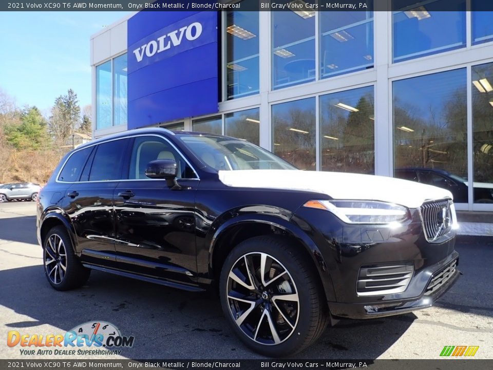 2021 Volvo XC90 T6 AWD Momentum Onyx Black Metallic / Blonde/Charcoal Photo #1