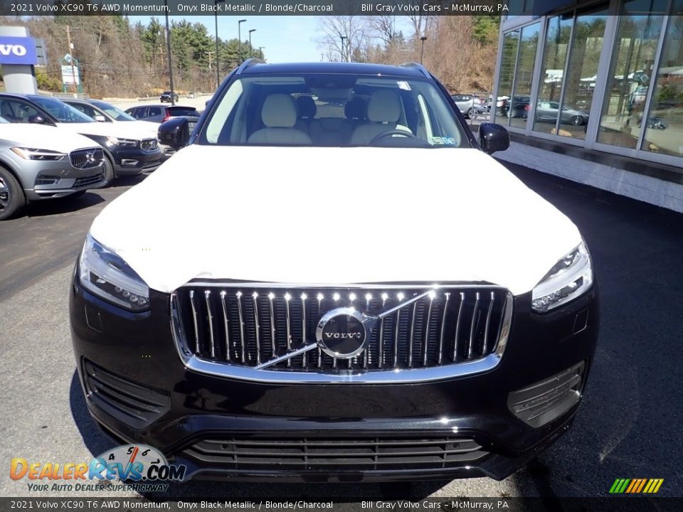 2021 Volvo XC90 T6 AWD Momentum Onyx Black Metallic / Blonde/Charcoal Photo #6