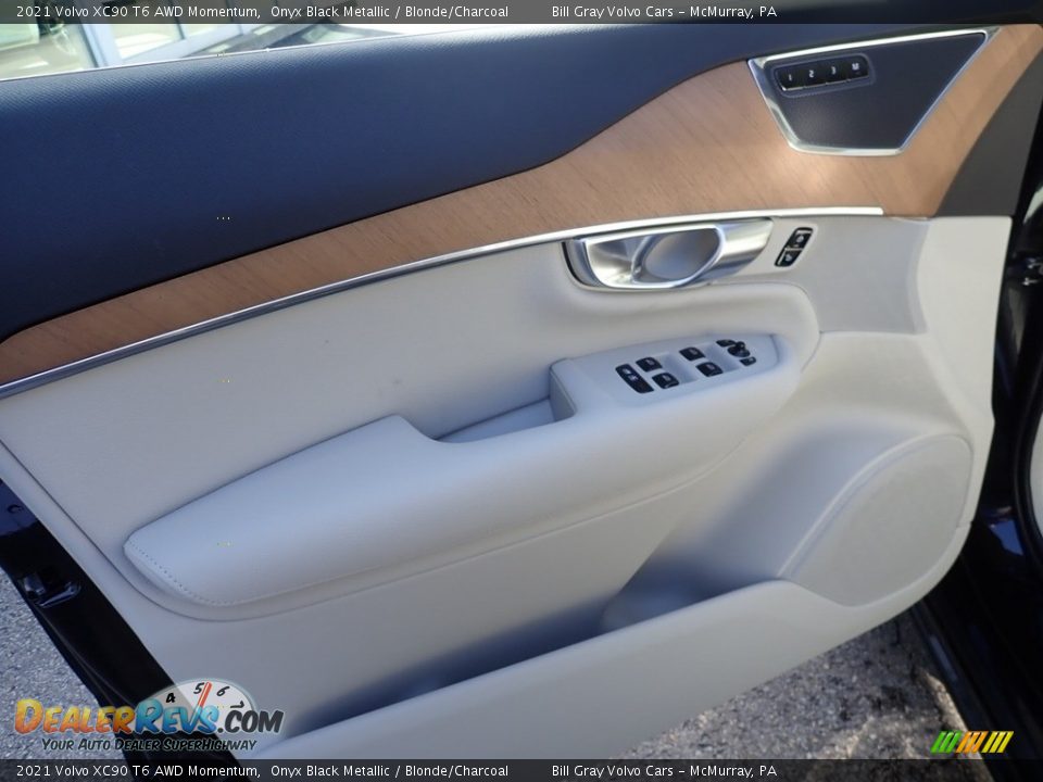 2021 Volvo XC90 T6 AWD Momentum Onyx Black Metallic / Blonde/Charcoal Photo #11