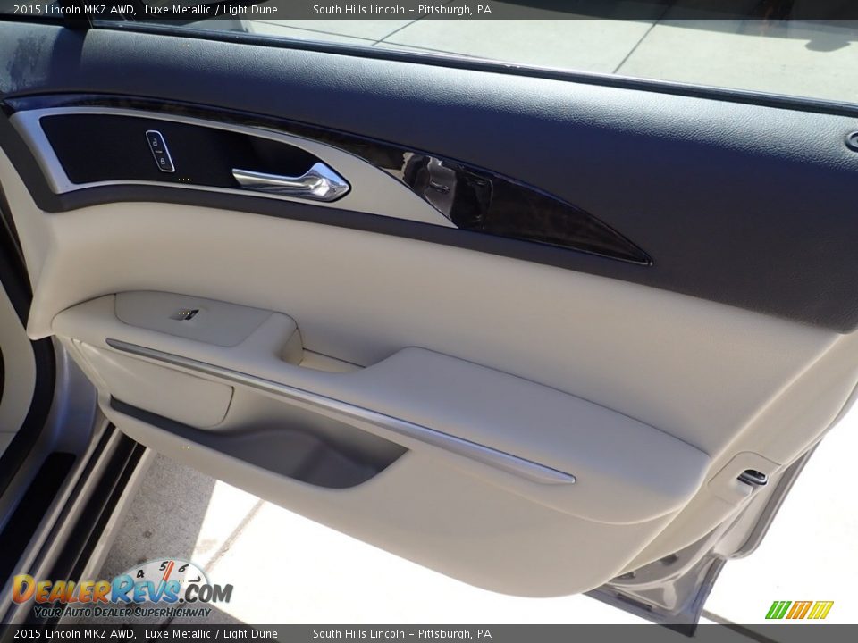 Door Panel of 2015 Lincoln MKZ AWD Photo #13