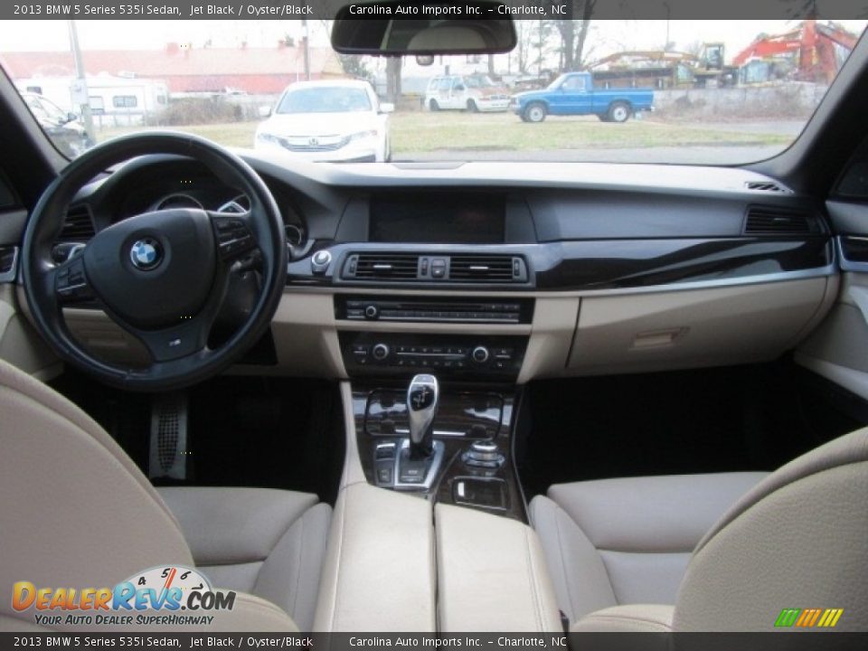 2013 BMW 5 Series 535i Sedan Jet Black / Oyster/Black Photo #13