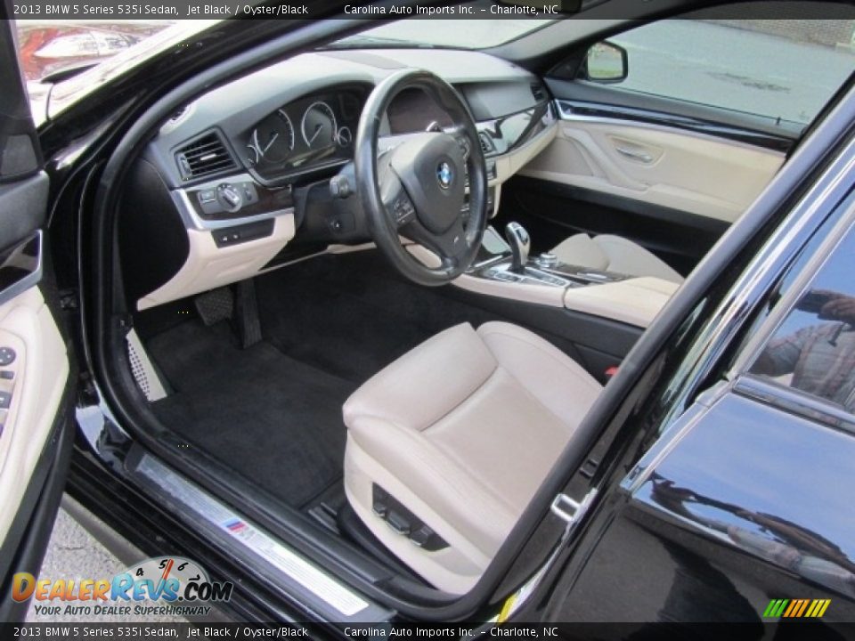 2013 BMW 5 Series 535i Sedan Jet Black / Oyster/Black Photo #17