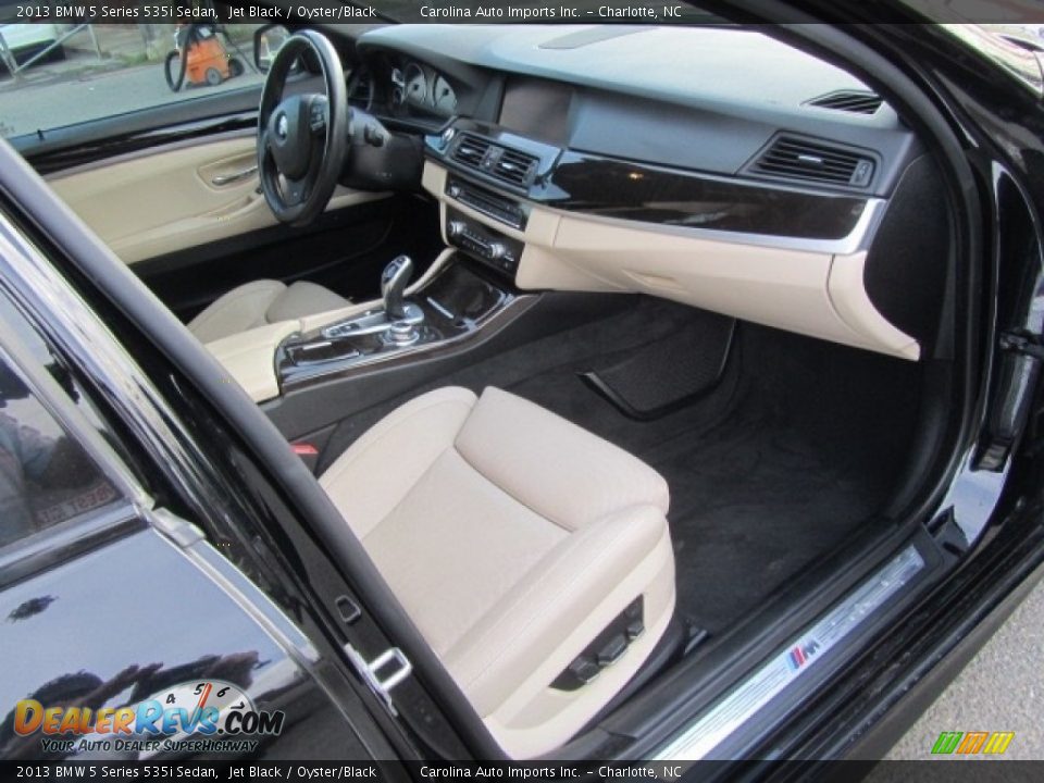 2013 BMW 5 Series 535i Sedan Jet Black / Oyster/Black Photo #21