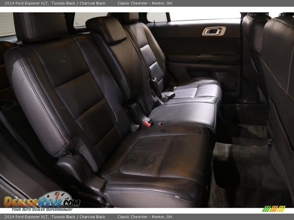 2014 Ford Explorer XLT Tuxedo Black / Charcoal Black Photo #17