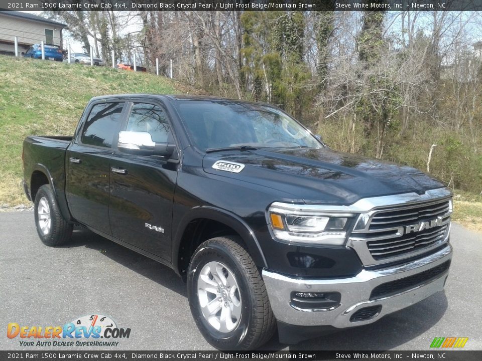 2021 Ram 1500 Laramie Crew Cab 4x4 Diamond Black Crystal Pearl / Light Frost Beige/Mountain Brown Photo #4