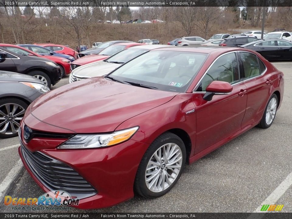 2019 Toyota Camry XLE Supersonic Red / Ash Photo #1