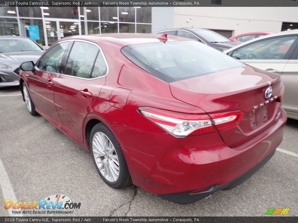 2019 Toyota Camry XLE Supersonic Red / Ash Photo #2