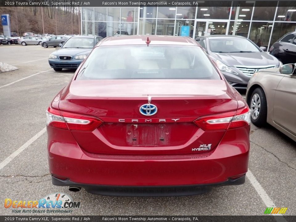 2019 Toyota Camry XLE Supersonic Red / Ash Photo #3