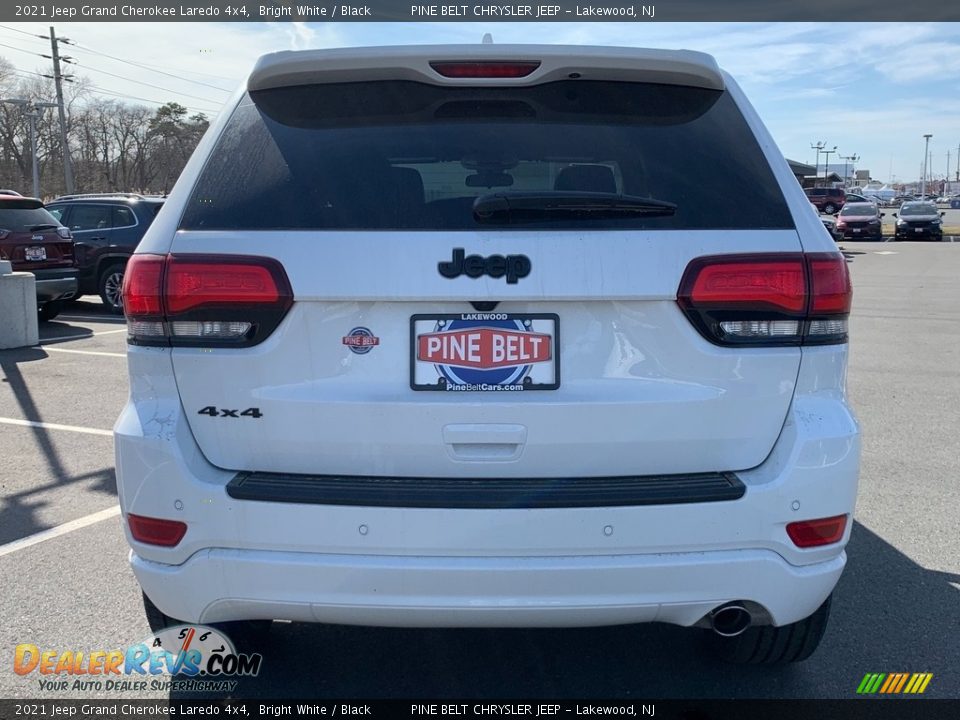 2021 Jeep Grand Cherokee Laredo 4x4 Bright White / Black Photo #7