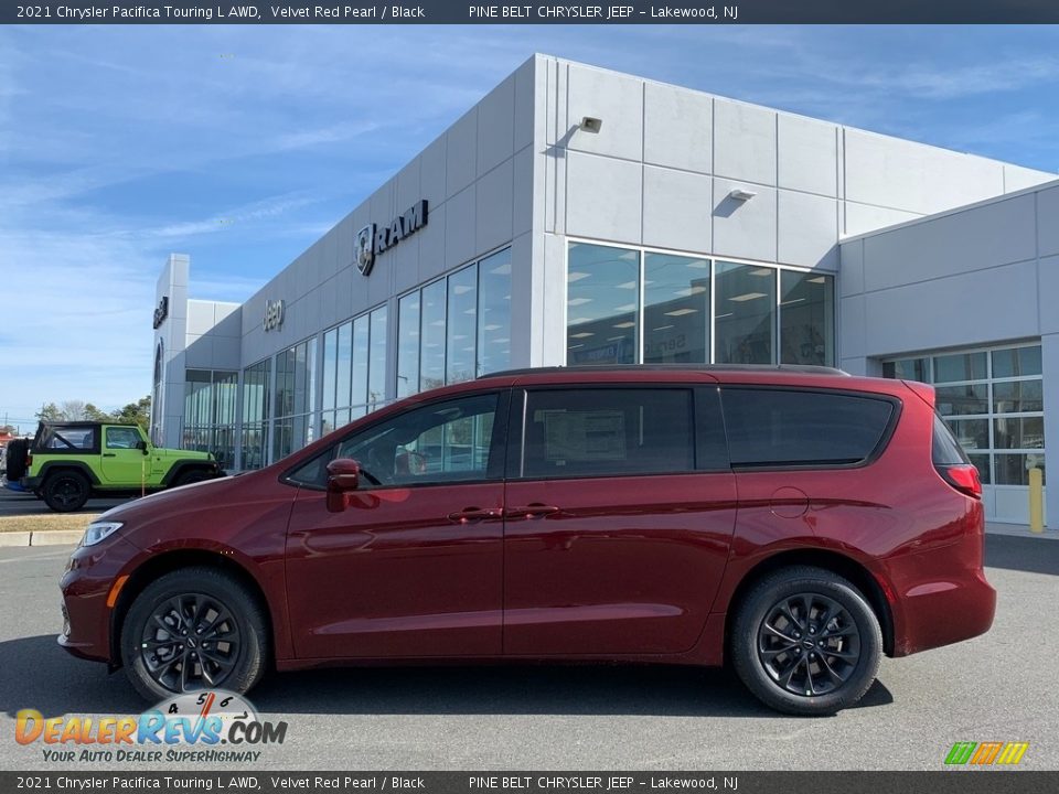 2021 Chrysler Pacifica Touring L AWD Velvet Red Pearl / Black Photo #4