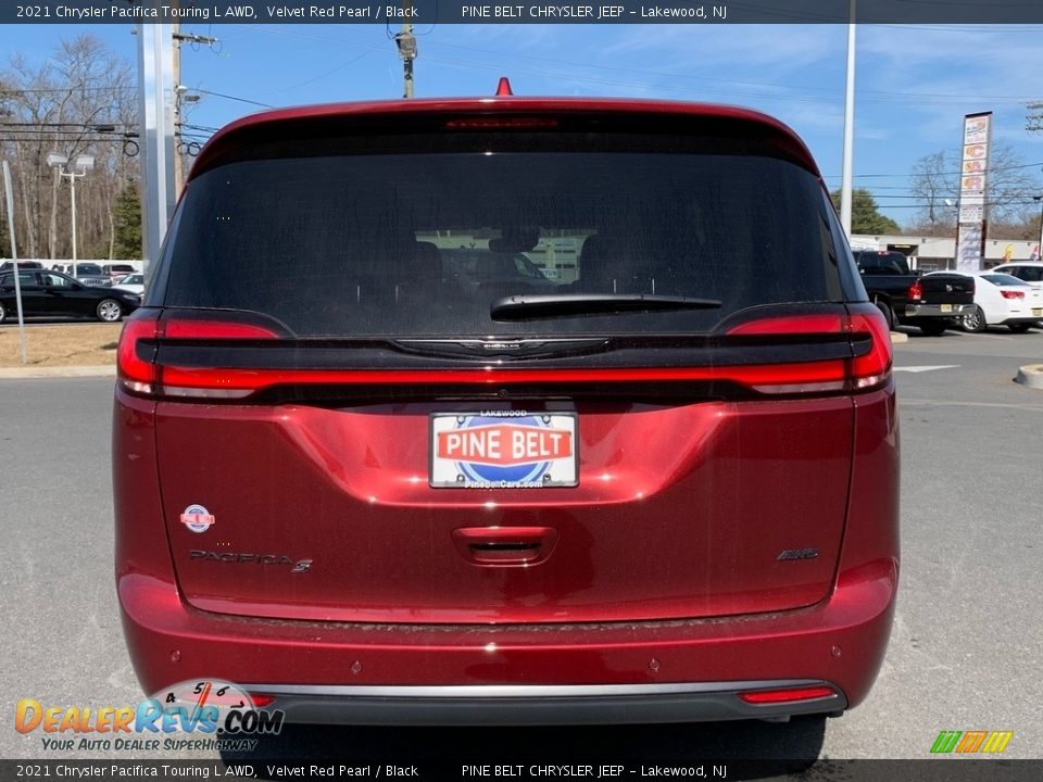 2021 Chrysler Pacifica Touring L AWD Velvet Red Pearl / Black Photo #7