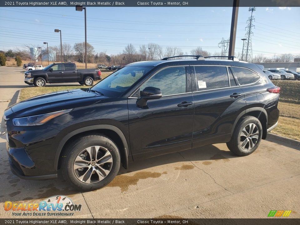 2021 Toyota Highlander XLE AWD Midnight Black Metallic / Black Photo #1