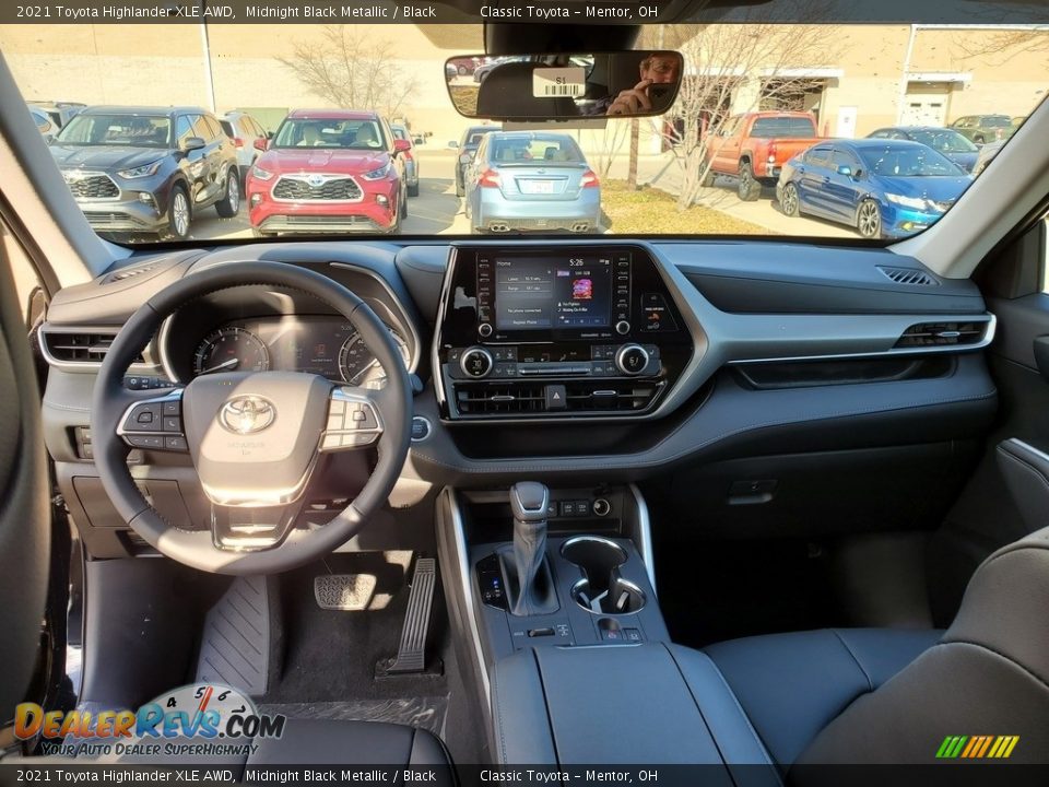 2021 Toyota Highlander XLE AWD Midnight Black Metallic / Black Photo #4