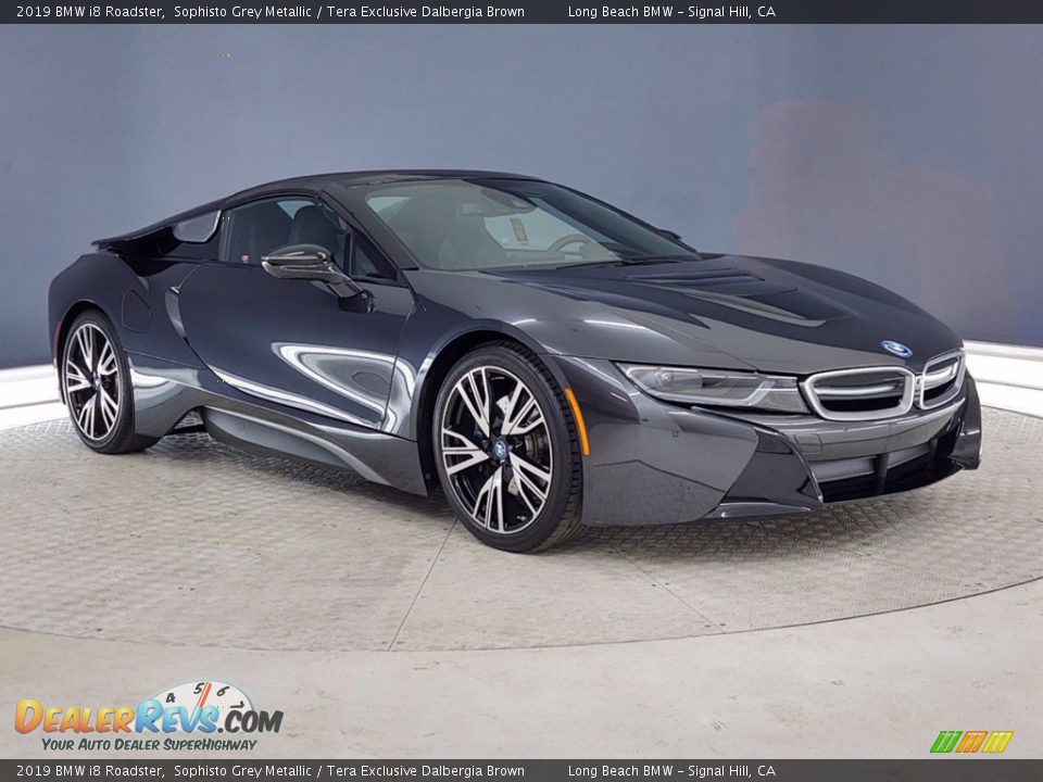 Front 3/4 View of 2019 BMW i8 Roadster Photo #1