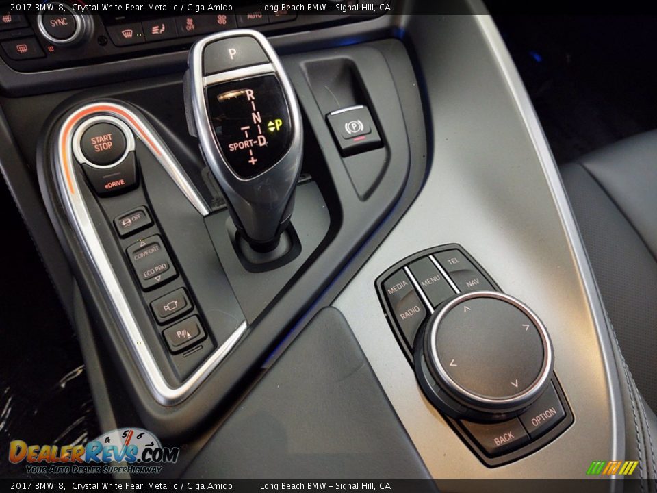 2017 BMW i8  Shifter Photo #24