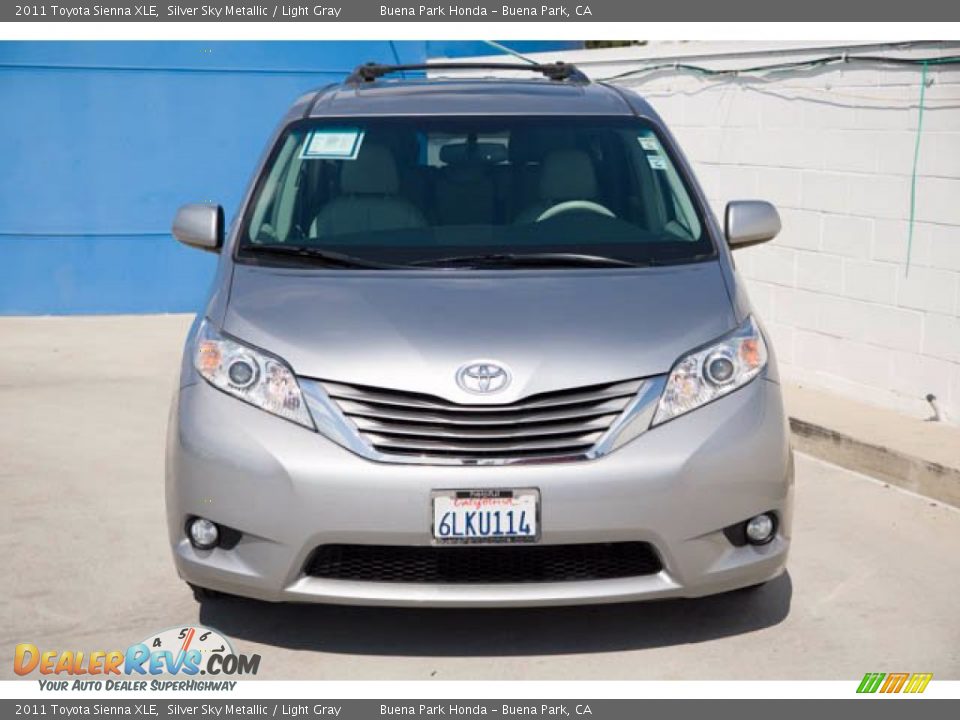 2011 Toyota Sienna XLE Silver Sky Metallic / Light Gray Photo #7