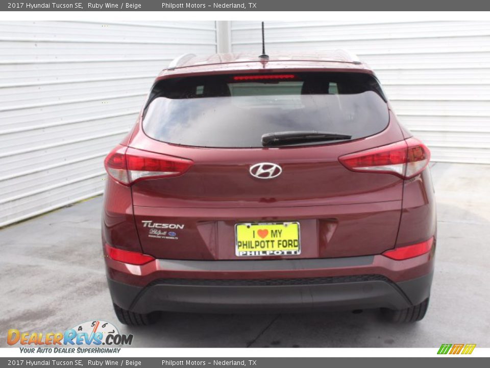 2017 Hyundai Tucson SE Ruby Wine / Beige Photo #8