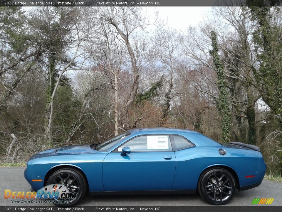 2021 Dodge Challenger SXT Frostbite / Black Photo #1