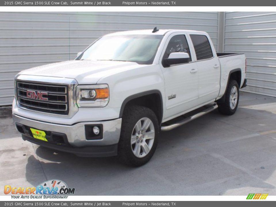 Front 3/4 View of 2015 GMC Sierra 1500 SLE Crew Cab Photo #4