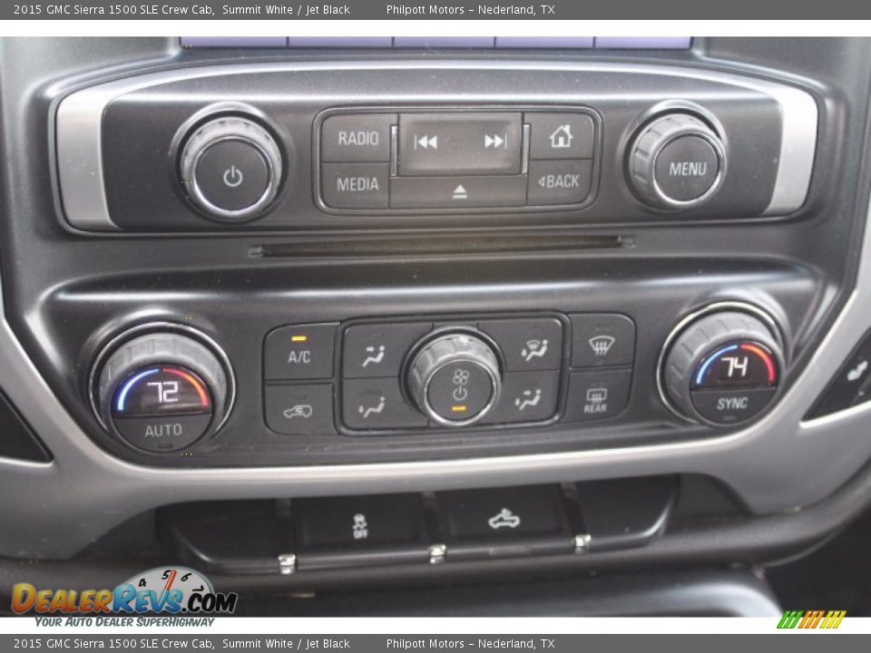 Controls of 2015 GMC Sierra 1500 SLE Crew Cab Photo #18