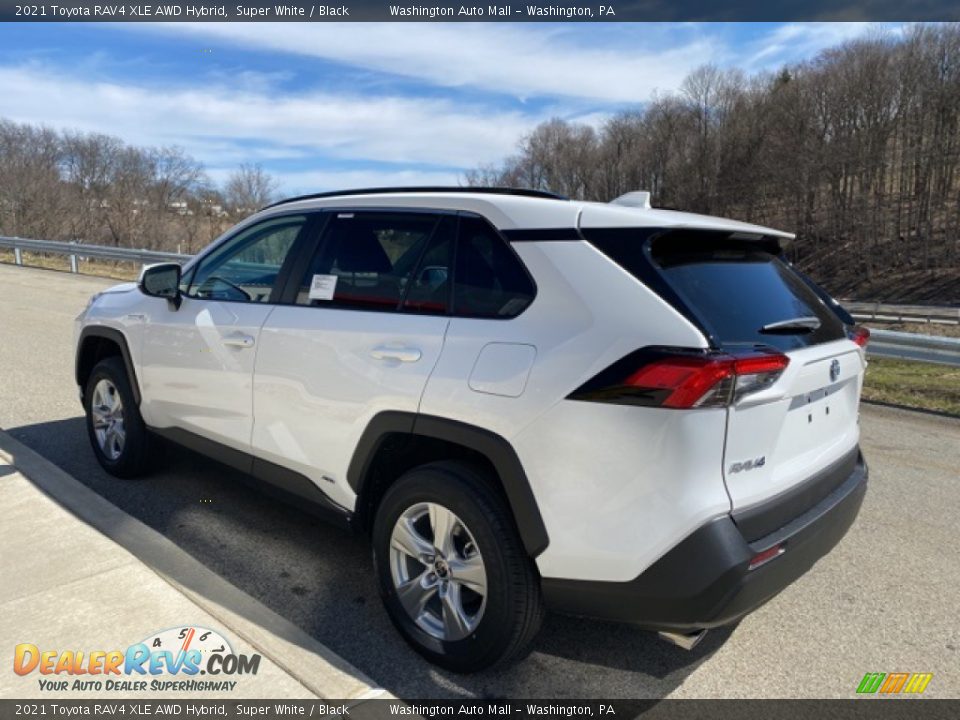 2021 Toyota RAV4 XLE AWD Hybrid Super White / Black Photo #2