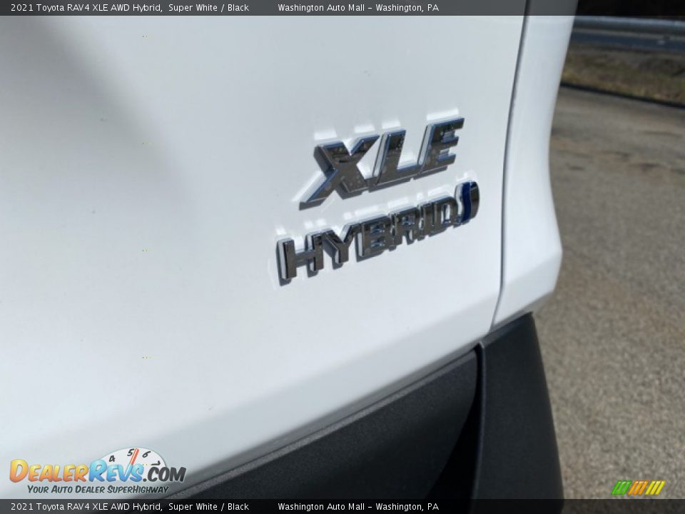2021 Toyota RAV4 XLE AWD Hybrid Super White / Black Photo #23
