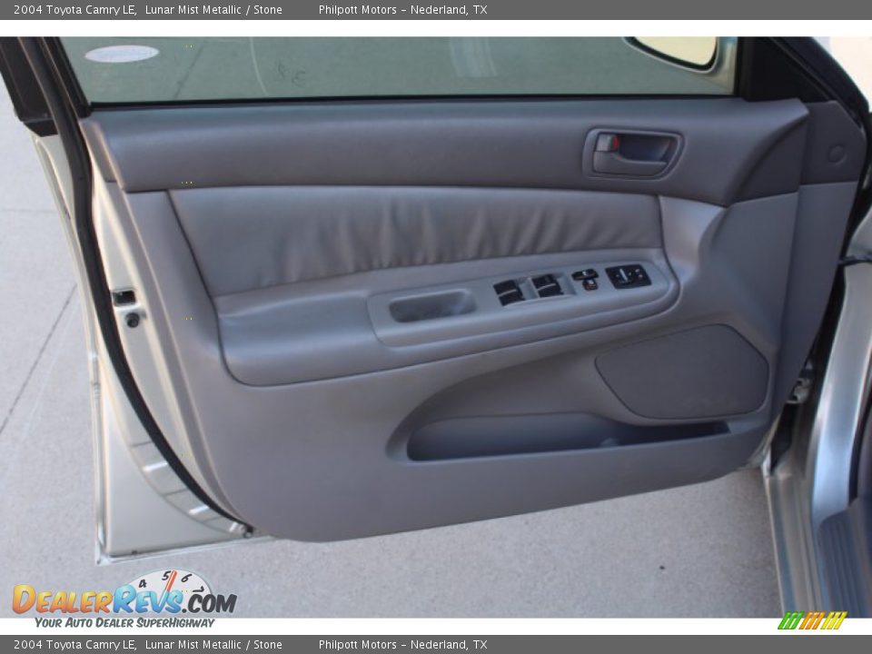 2004 Toyota Camry LE Lunar Mist Metallic / Stone Photo #9