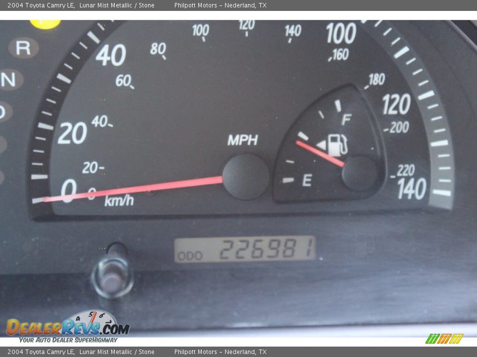 2004 Toyota Camry LE Lunar Mist Metallic / Stone Photo #12