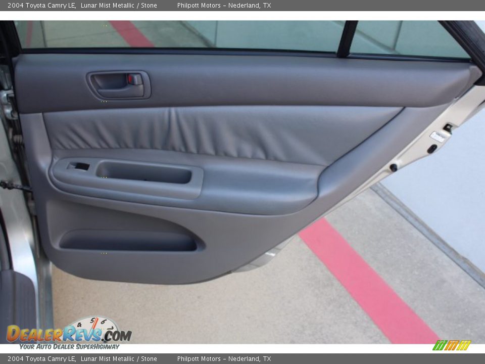 2004 Toyota Camry LE Lunar Mist Metallic / Stone Photo #20