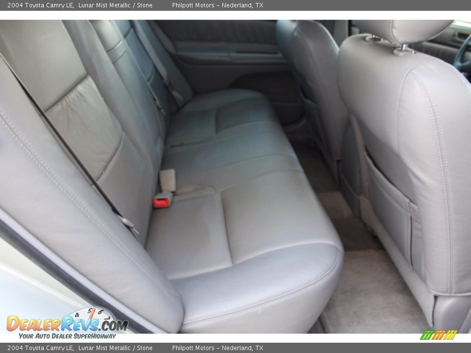 2004 Toyota Camry LE Lunar Mist Metallic / Stone Photo #21