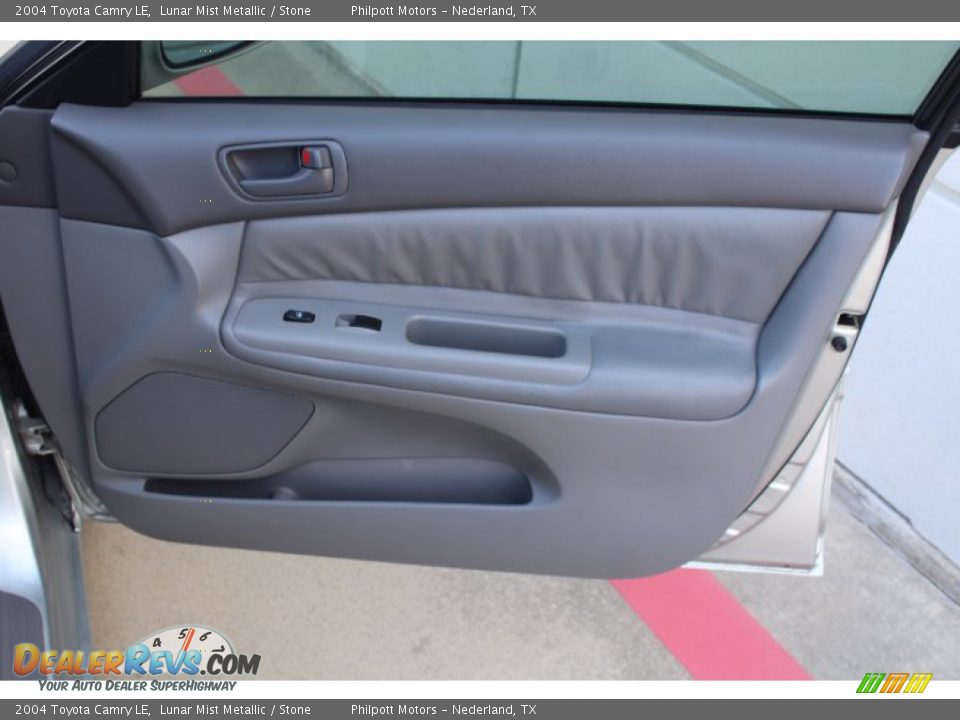 2004 Toyota Camry LE Lunar Mist Metallic / Stone Photo #22